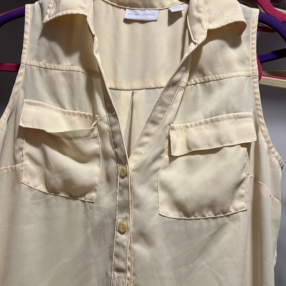 Sleeveless button down